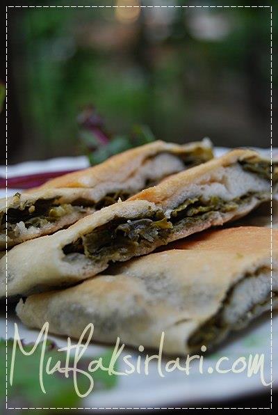 Ispanaklı Pide: Mancarlı