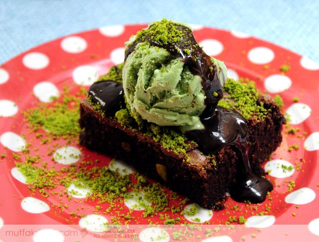 yoğun çikolatalı browni