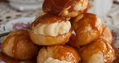 Karamelli Profiterol