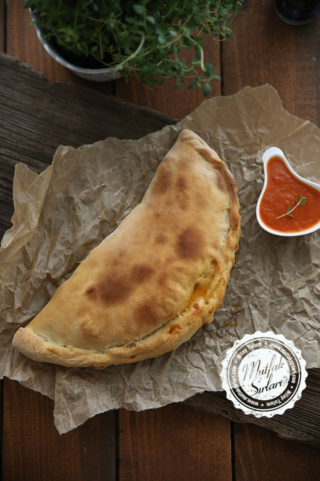 Kapalı Pizza – Calzone