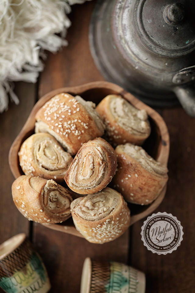 Tahinli Cevizli Çörek