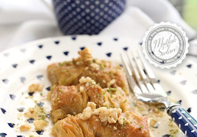 El Açması Cevizli Burma Ev Baklavası