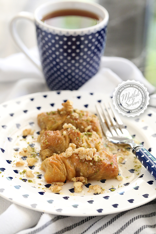 El Açması Cevizli Burma Ev Baklavası