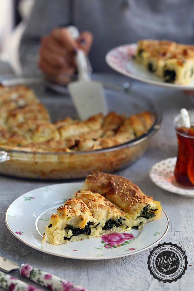 Ispanaklı Sodalı Börek