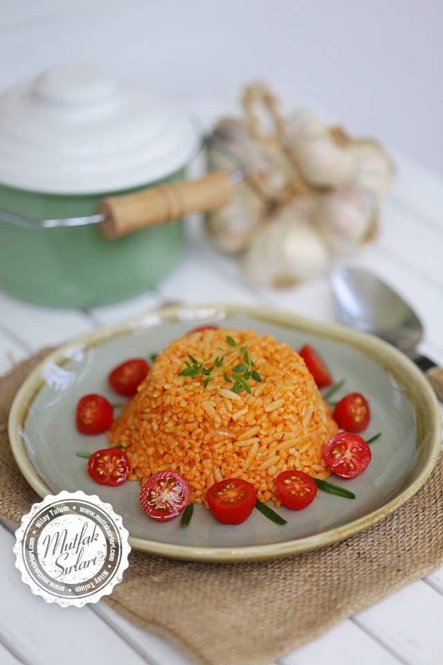 Arpa Şehriyeli Bulgur Pilavı