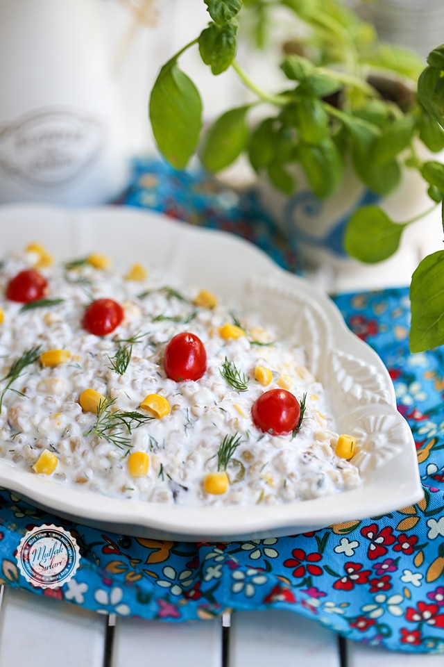 Labneli Nohutlu Buğday Salatası