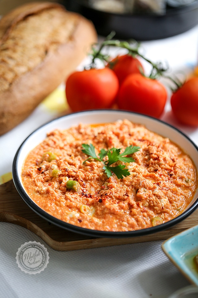 Soğanlı Kaşarlı Menemen