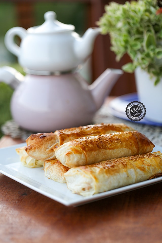 yufkalı tavuklu börek