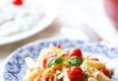 Fırınlanmış Beyaz Peynirli Makarna – Feta Pasta